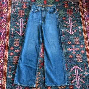 Levi’s Ribcage Wide-Leg Jeans.